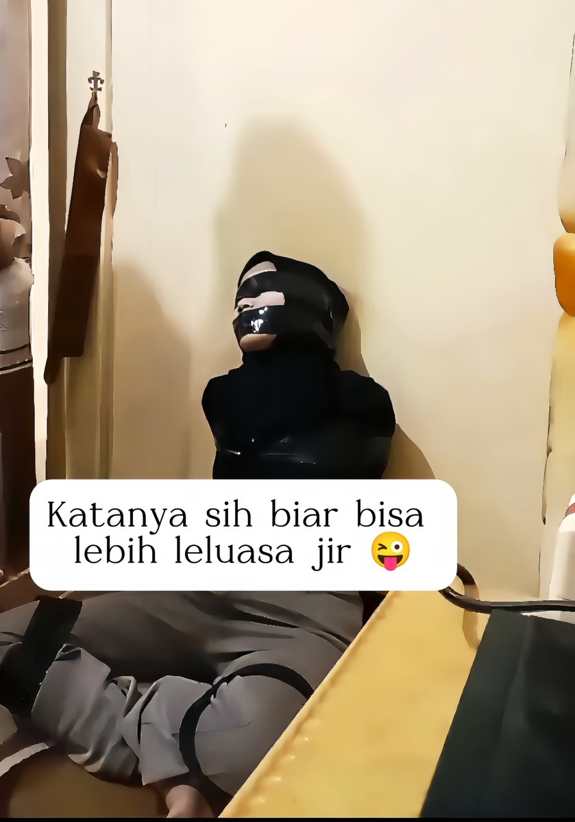Permalaindah's tweet photo. Hijab ngikutin kata pacar🔥

https://t.co/WtXztTbJ9t

https://t.co/RpA4TLHnAq

https://t.co/zGaSYgMaRb

Raditya Dika jalan damai bersama ke FIFA ASEAN supaya Ga Ribbets karna hari Yuklibur juga https://t.co/7BUIJXokfv