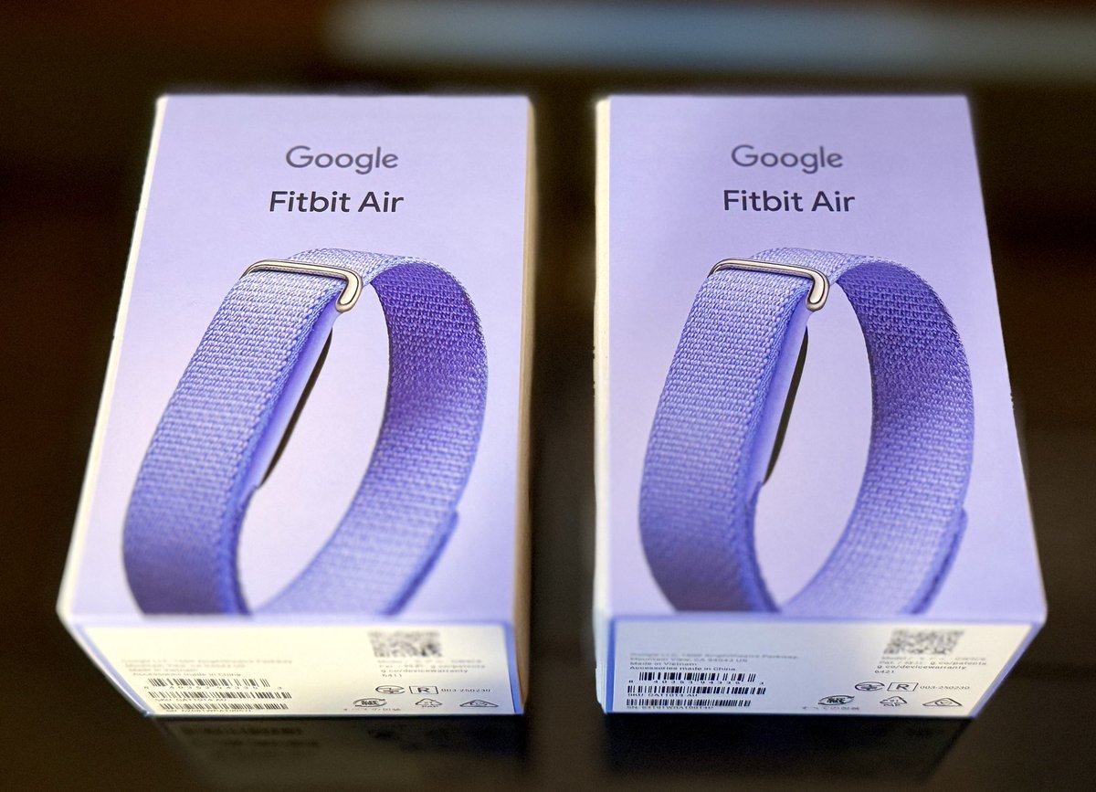 GF1C's tweet photo. MNG!!
Google Fitbit Air✨

Apple Watchを着けて寝ることに慣れず、睡眠ログは一旦諦めていましたが、こちらで再チャレンジです(´∀｀)v https://t.co/0gdHeCUUhi