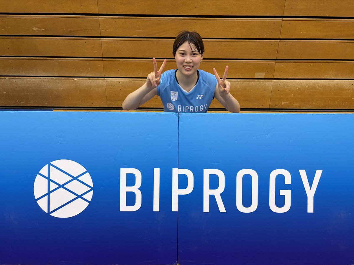 BIPROGY_Bad's tweet photo. 🟦全日本実業団バドミントン選手権🟦

〜女子 準決勝〜

BIPROGY 3-1  ACT SAIKYO（山口）

#BIPROGY #BIPROGYバドミントンチーム #全日本実業団バドミントン選手権 #バドミントン https://t.co/hDxJU92UJZ