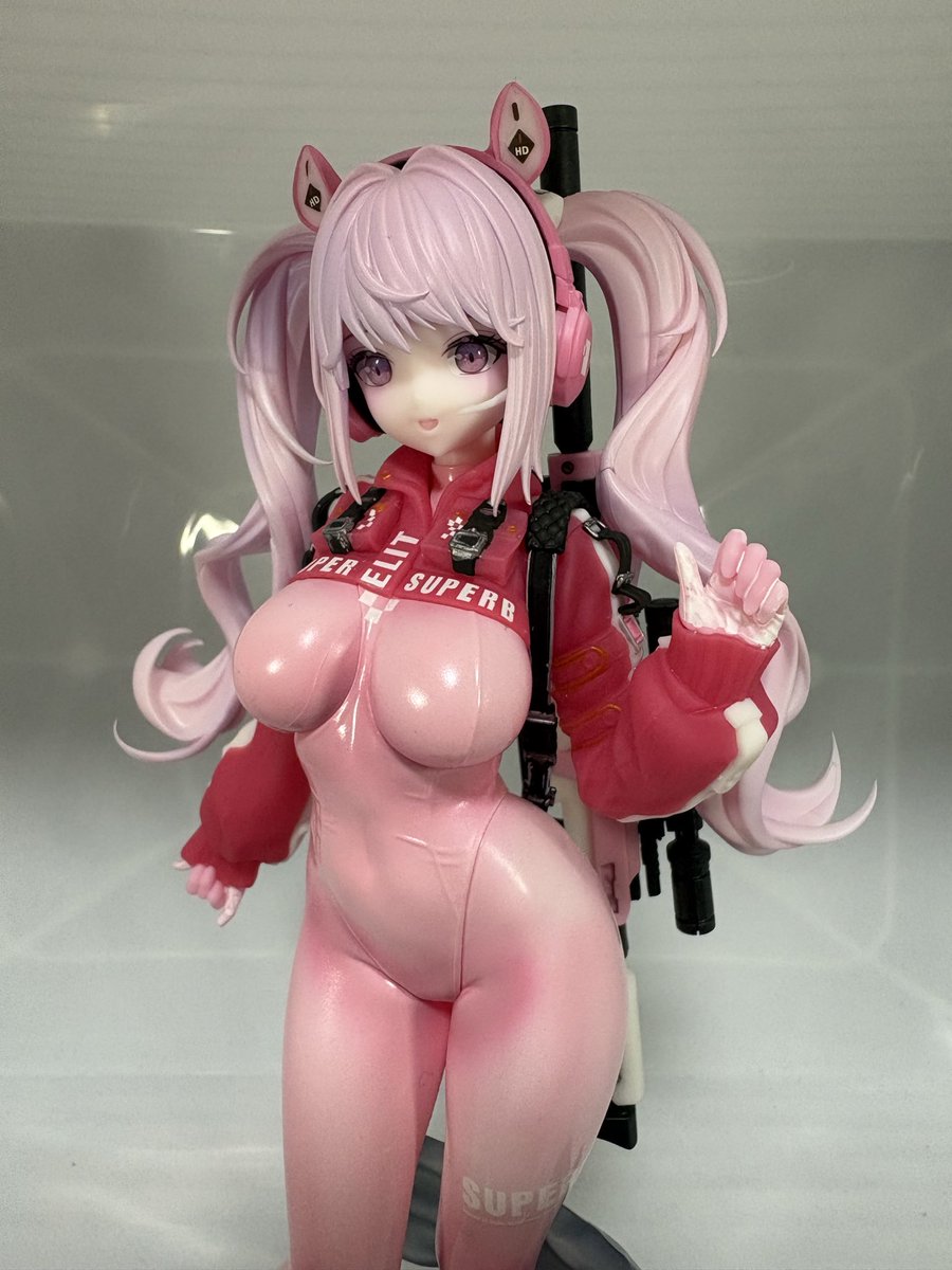 sisshiii888's tweet photo. X-PLUSモデルキット
勝利の女神NIKKEアリス完成
フィギュアと変わらない見た目でパーツ数も少なくすごいキット
次のラピも楽しみ。
#勝利の女神NIKKE
#美プラ
#XPULS
#アリス https://t.co/RyLqhuWCYI