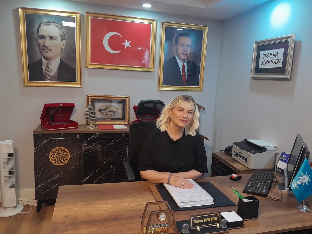 akcankayakadin1's tweet photo. İlçe Başkanlığımızda bugün nöbetçi Yönetim Kurulu Üyemiz Zehra Figen SAYIN dilek ve temennilerinizi dinlemek üzere hazır bulundu.
✋🏻
Canla, başla ilk günkü heyecanla... 

#SevdamızÇankaya

@tugbaisikercan
@hakanhanozcan
@akgul_aysel 
@deryakaytan8405 https://t.co/nGpBspxS6X