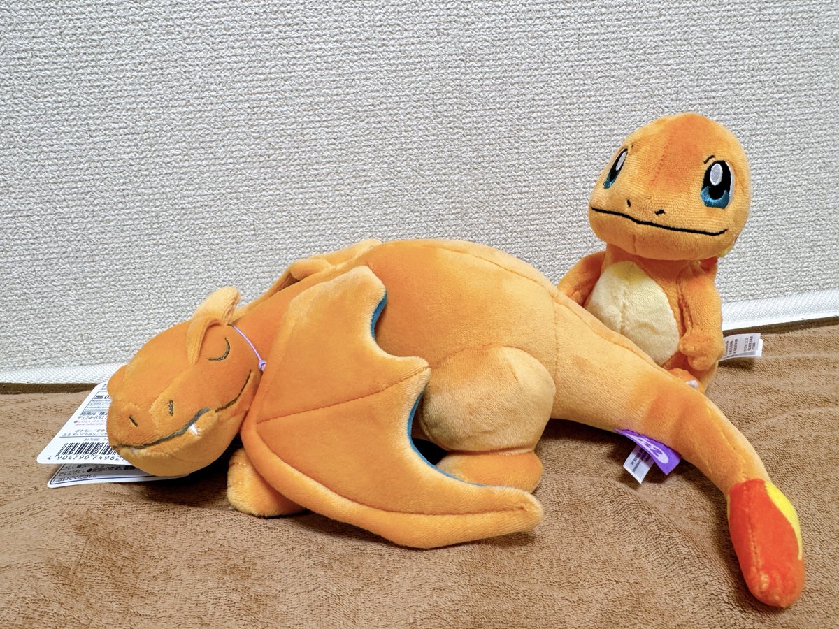 hstn26's tweet photo. 何の前情報もなくポケセントーキョーDX行ったら人凄すぎて一瞬で退散😌東京駅のポケモンストアでヒトカゲとリザードンお出迎え🔥 https://t.co/eMCXf5xGpS