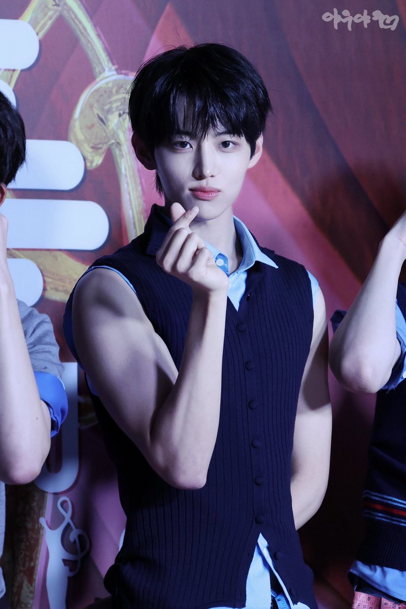 yydraft's tweet photo. 260620서가대 #장용훈 

#JANGYONGHOON #아이딧 #IDID https://t.co/UF8P7fqHkm