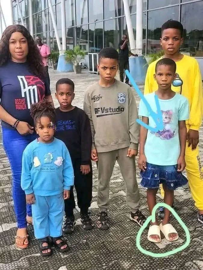 Lemotard_x's tweet photo. Que Dieu t’accorde une longue vie enfin d’élever tes enfants toi même 😢 https://t.co/oRKLPAnsKE