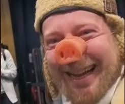Mark1065598's tweet photo. @NickBuckleyMBE Are you kidding us you fucking joke.  Little reminder. Oink oink 🤡 https://t.co/VsJxFi5WJi