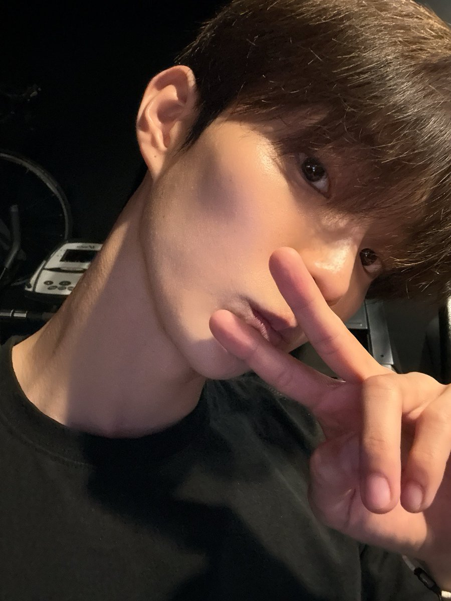 deobimom's tweet photo. #Q #큐 sent this photo ♡ https://t.co/XtdA2QDuxX