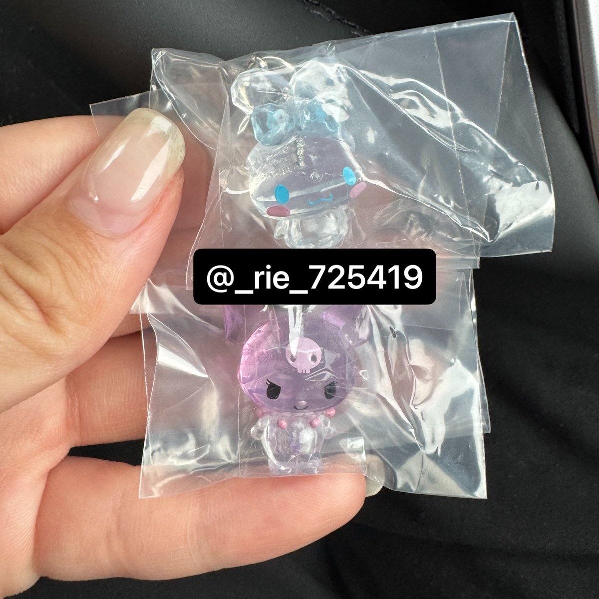 _rie_725419's tweet photo. サンリオキャラクターズクリスタルめじるしアクセサリー
【譲】クロミ、シナモン
【求】キティちゃん（最優先）、マイメロ
郵送or7/4梅田手渡し
コンプリートを目指しておりますので買取は希望しておりません。
#サンリオ　#めじるしアクセサリー　#交換 https://t.co/eR3xJOHYNp