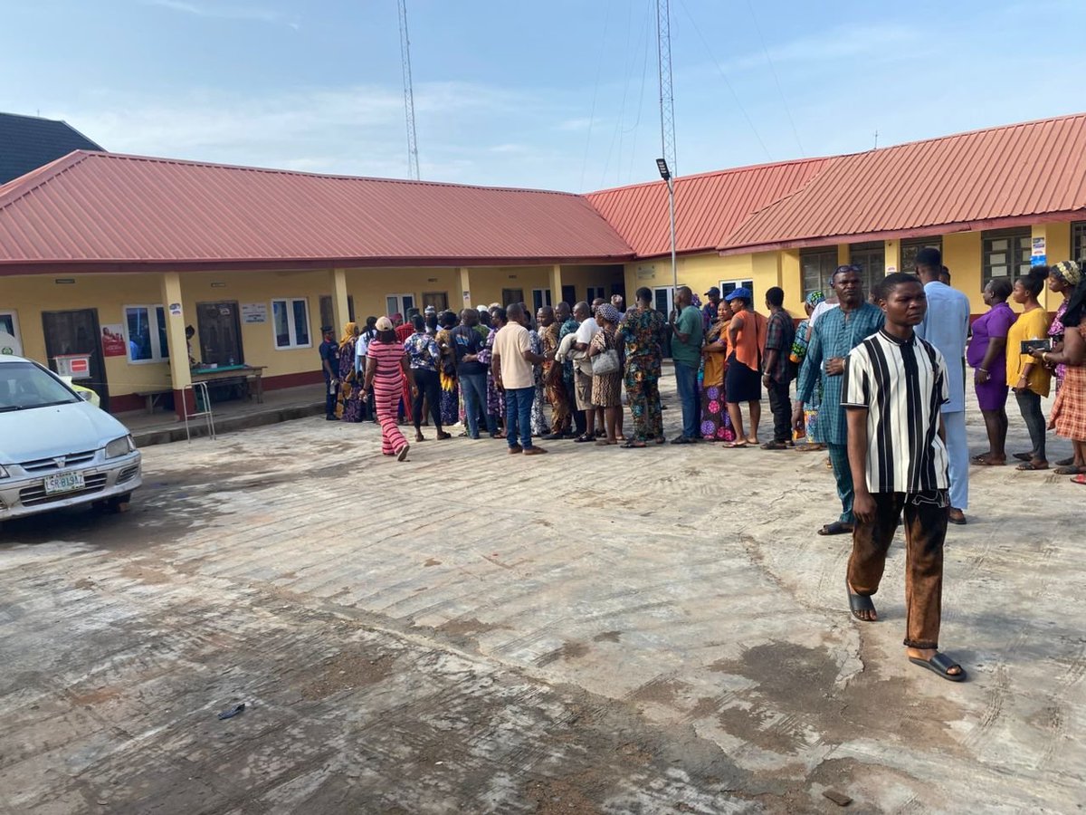 SnapAndSend's tweet photo. #EkitiDecides
#EkitiDecides2026
#SnapAndSend 

LGA: Ado
Ward/RA: Ado “ G” Oke Ila 06
PU: 08
Situation Report: Voting Ongoing 
LOCATION : Old council / Odogun area.
- INEC Nigeria  please note that Voting commenced at  8:30 am https://t.co/NF25a8740k