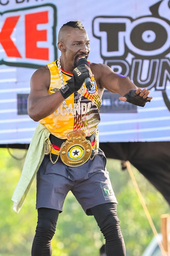 Martha_Kaylar's tweet photo. The one and only @moses_golola 🔥🇺🇬
He led the warm-up and Bushenyi felt it in their calves 😤
From champion belt to champion vibes - Tooke Run started right
#GololaMoses #TookeRun #WarmUpKing https://t.co/RCxpHoG3Os