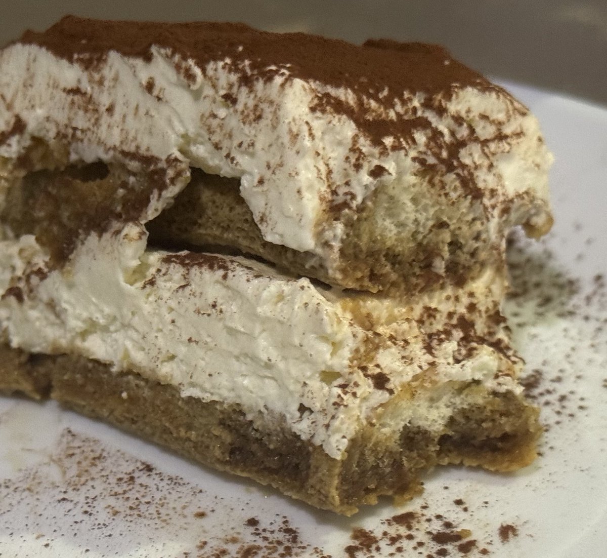 Luca_Magna's tweet photo. Made a big batch but it was late so I only took a pic of a small piece I tasted 😁 https://t.co/LUHI7JEevM
