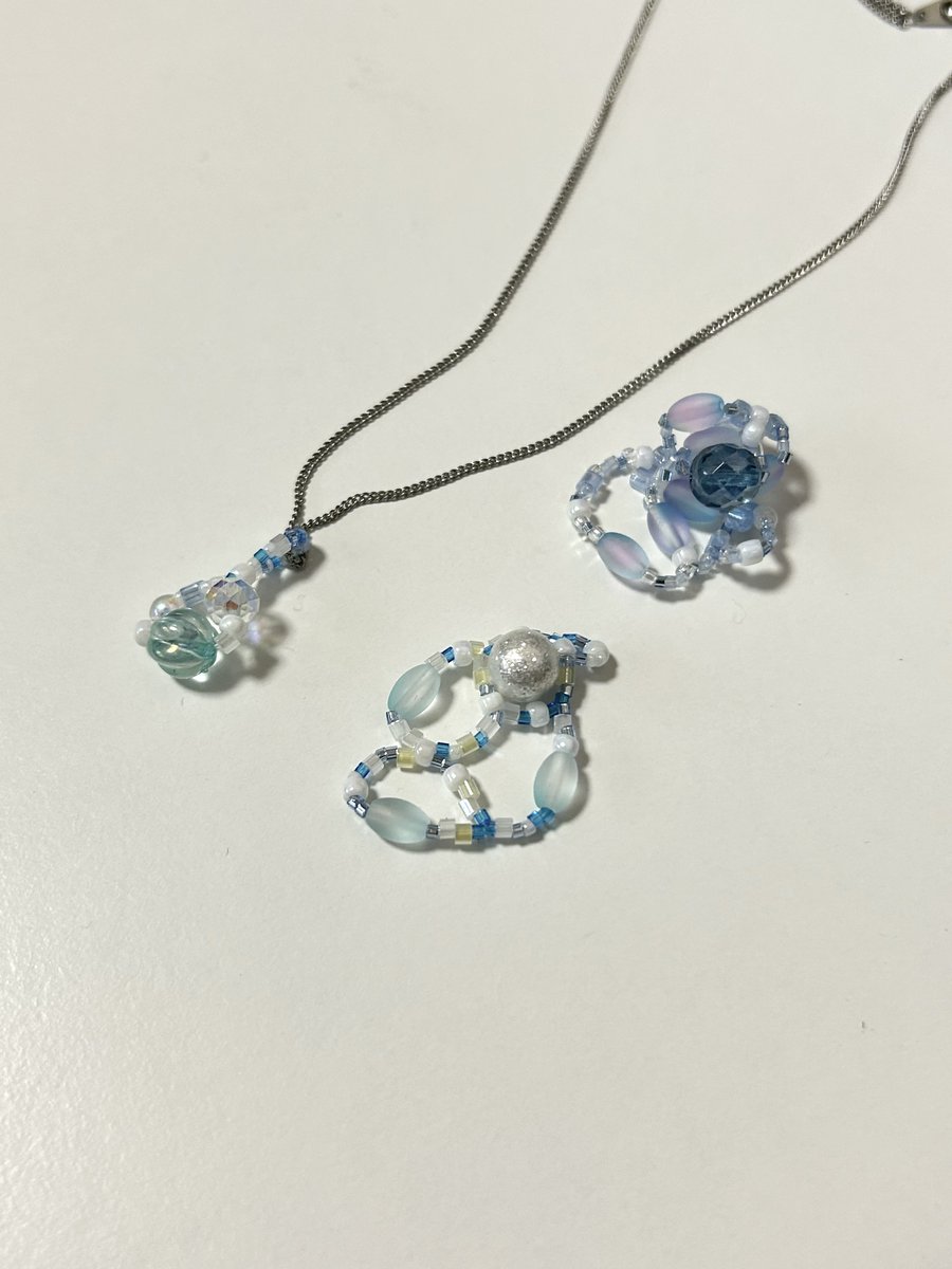 65r4o's tweet photo. ビーズでペンダントトップ作った！
#フリースタイルビーズ https://t.co/OmyoZRPL5h
