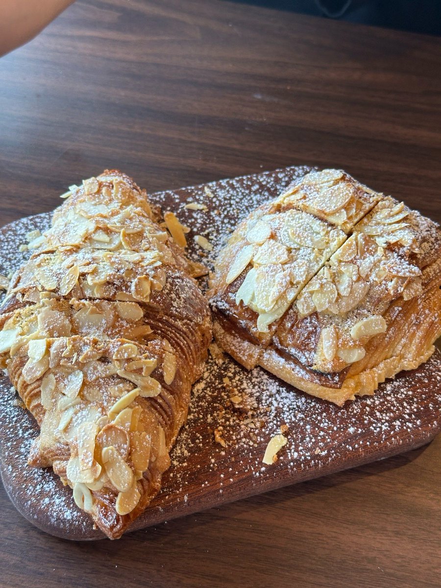 anyasokolova521's tweet photo. [Just found a hidden bakery down the street—freshly baked croissants oozing with salted butter, crispy on the edges, warm enough to melt the tiny sprinkles on top. Pure 10-second joy wrapped in flaky layers ] https://t.co/AA0pg4MuFo