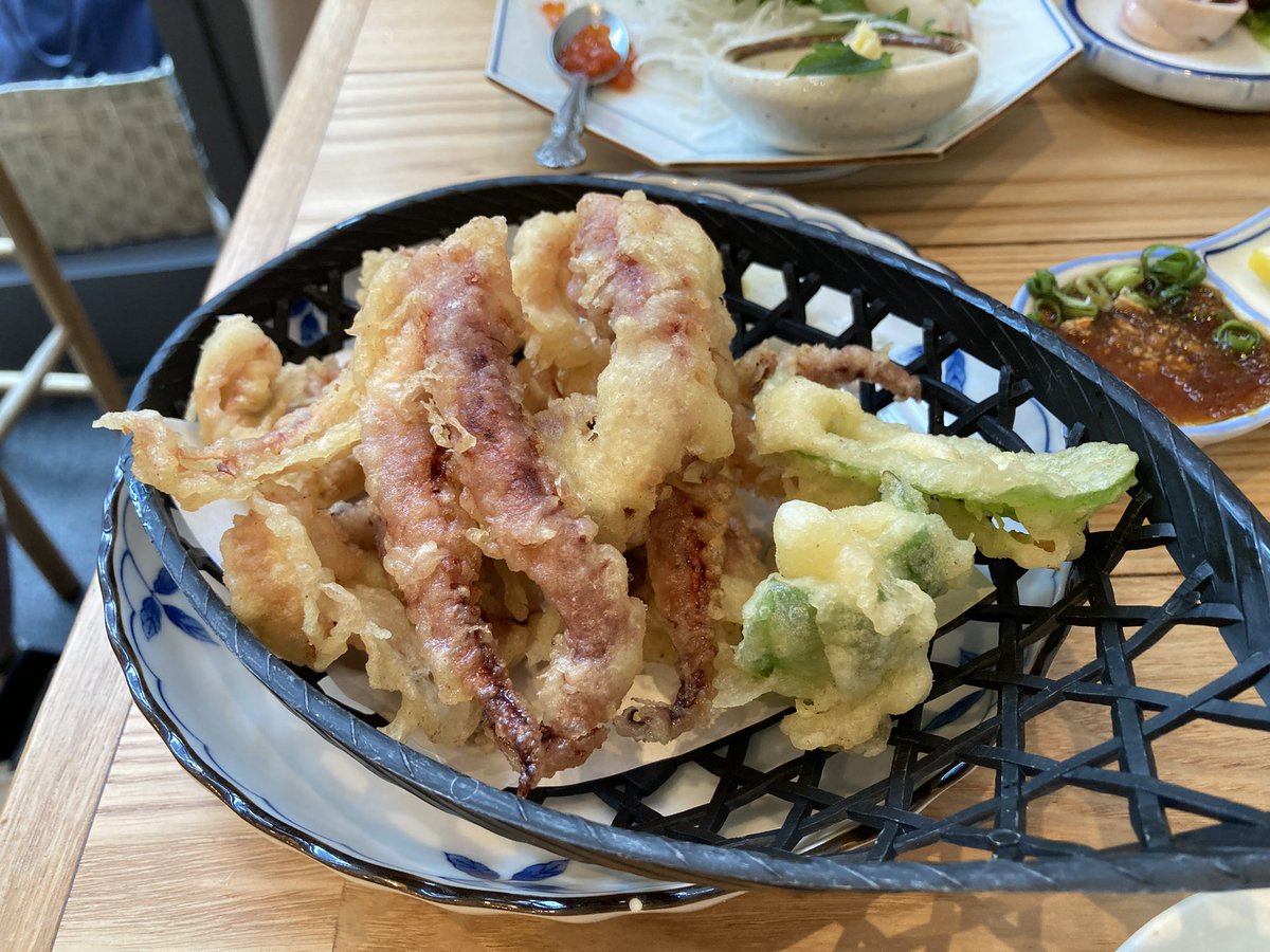 compact_y's tweet photo. 梅田でフォロワーさんと海鮮で昼飲み
ほんと東京より安ウマテンション上がる https://t.co/EKzE07QrbM