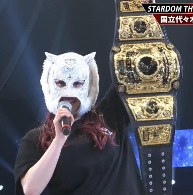 TheDrainmaker's tweet photo. Starlight Kid with the AEW Women's World Championship belt. 🔥🔥🔥 https://t.co/ymOzyTBWWt
