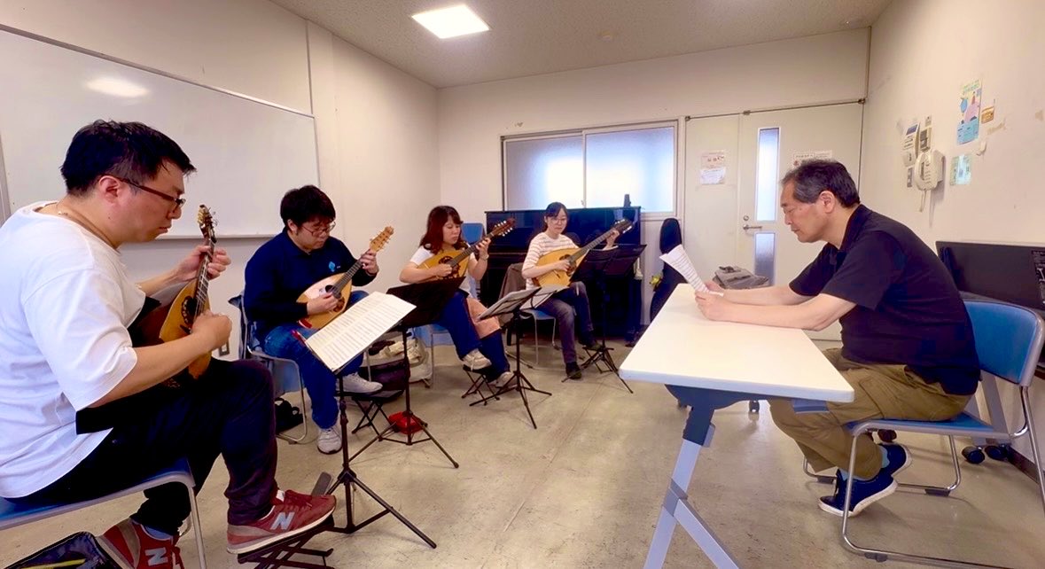 mn_Splendido's tweet photo. 午前中には石村隆行先生にバレエ音楽「プロメテウスの創造物」のアンサンブルレッスンを行っていただきました✨

呼吸の取り方やフレーズの意識、ベートーヴェンの音楽のことをたくさん教わることができました😆まだまだ本番までにやれることがたくさんありそうなので、しっかりと向き合っていきます🔥 https://t.co/j2HLD7mMl4