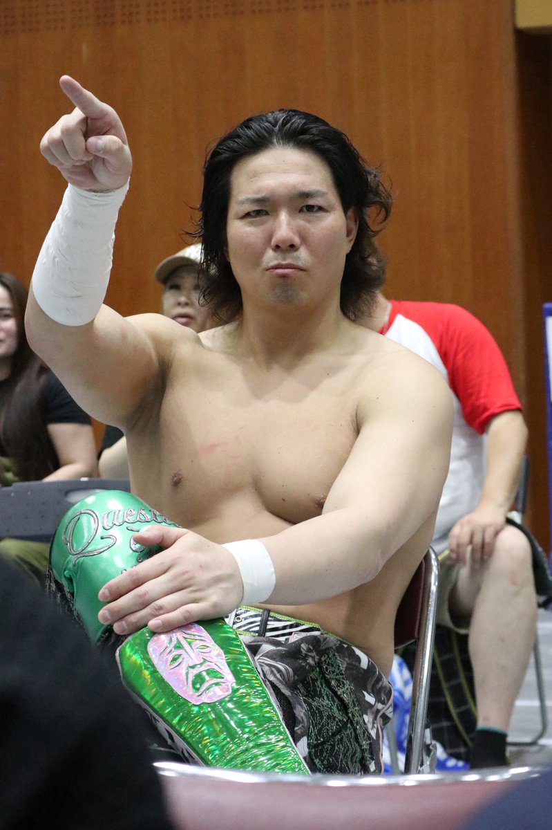 miki_n_822's tweet photo. 客席に座っちゃったジェイクさんを撮ってたら、『あっちを見なさい🫵』って！

永田裕志 Produce Blue JusticeXVIII 
～青義進陸～
2026.6.20 
千葉県君津市民体育館（内みのわ運動公園）

#njpw
#bluejusticexviii
#ジェイク・リー #JakeLee https://t.co/k7u4dDK2OU