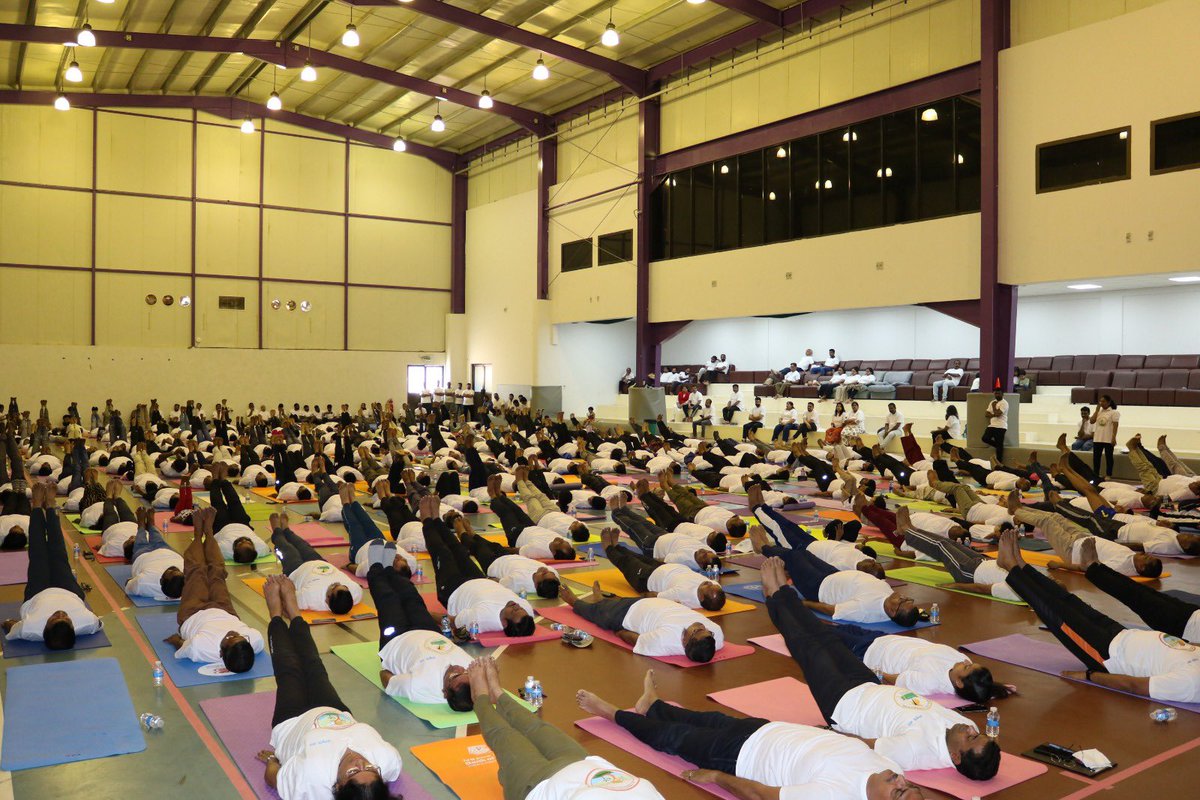 Indemb_Muscat's tweet photo. As part of the #IDY26 celebrations, Sanskrit Wing of Indian Social Club organised a yoga session in Bousher witnessing a large participation from various nationalities. Addressing the gathering, Amb Prashant Pise dwelt upon the history and significance of the IDY and the theme “Yoga for Healthy Aging “.

@narendramodi @DrSJaishankar @MEAIndia @moayush @PIB_India @iccr_hq