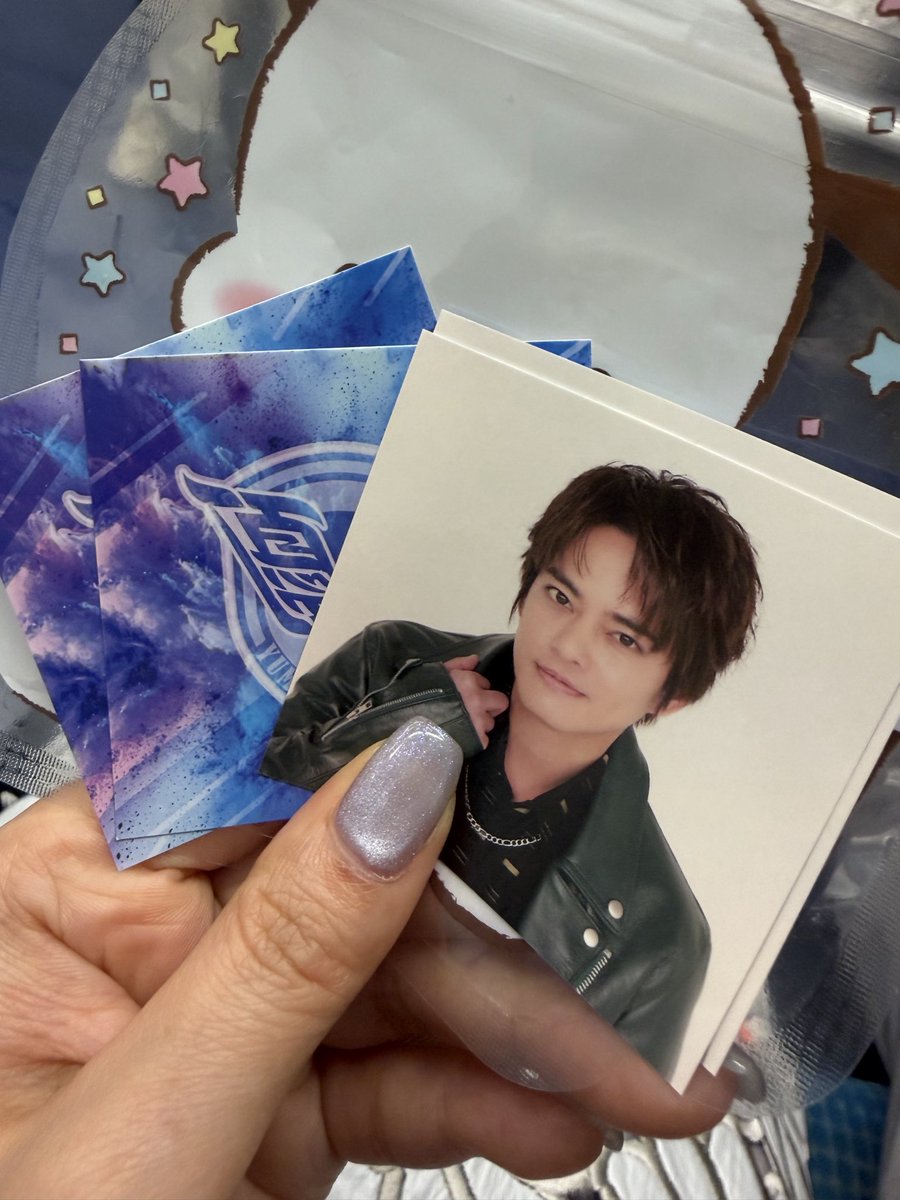 emy061217's tweet photo. 土砂降り亀有とっても楽しかった！レインコート忘れたのは誤算すぎたけど4回ハイタッチできたし新しく迎える犬の名前も考えてもらって（ティン…）しあわせ

立川もたのしみ( ◜◡◝ )💜 https://t.co/qj1z4sOGiO