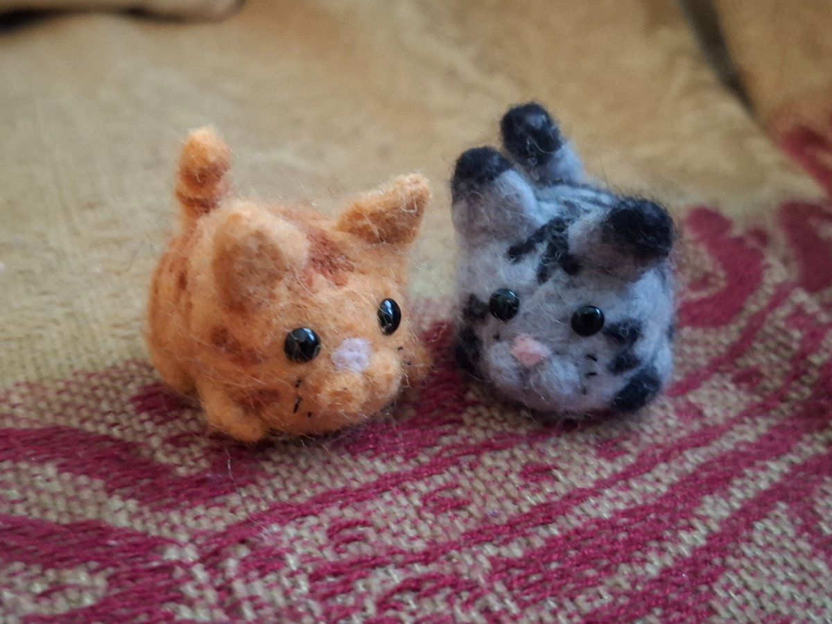 PossiblyCats's tweet photo. Meownosouta... 
Little cats I made and temporarily customised! The hair is lightly felted so it's easy to change back https://t.co/YZuh1rxURl
