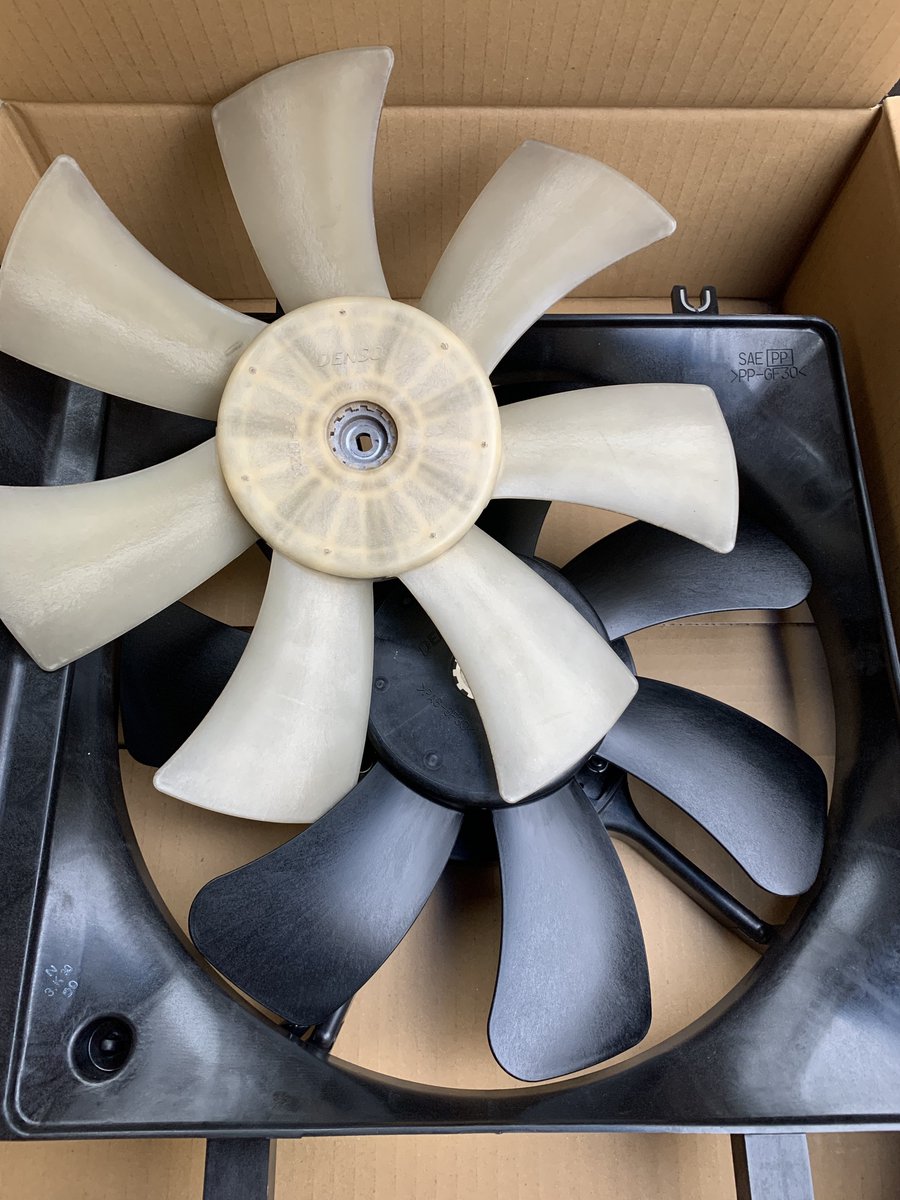EXCELHAWK's tweet photo. 見てよこれ全部新品だよ
型番が010→011に変わったのは羽の形状の為かな？
早速組み付けてテスト中
SUBARU is GOD https://t.co/lNO1sYBI3J