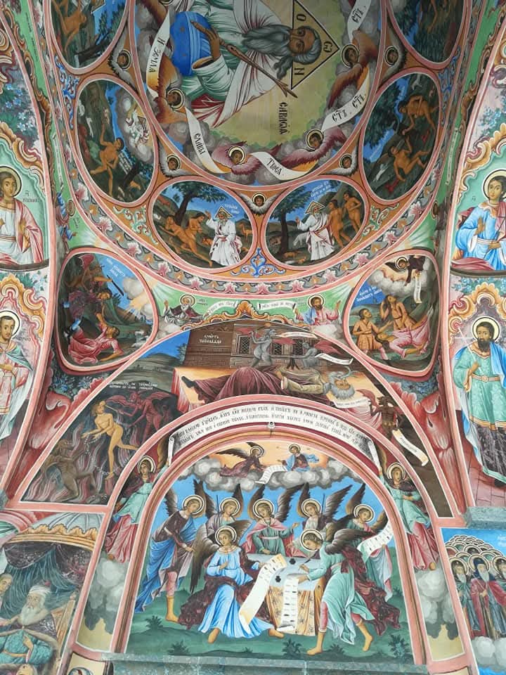 skymanuelima's tweet photo. O #Mosteiro de #São_João_de_Rila é o maior e + famoso mosteiro da #igreja_ortodoxa na #Bulgária. Está situado a noroeste dos montes Rila, a 117 km de Sófia, a 1 altitude de 1147 m.
Fundado no século X pelo eremita #João_de_Rila (Ivan Rilski) é considerado o maior tesouro cultural https://t.co/OP4EaHxIm6