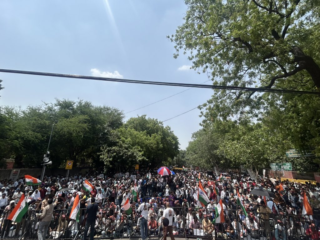 Cockroachisback's tweet photo. Thousand Voices One Demand Resign Dharmendra Pradhan! https://t.co/1w14rKHW4G