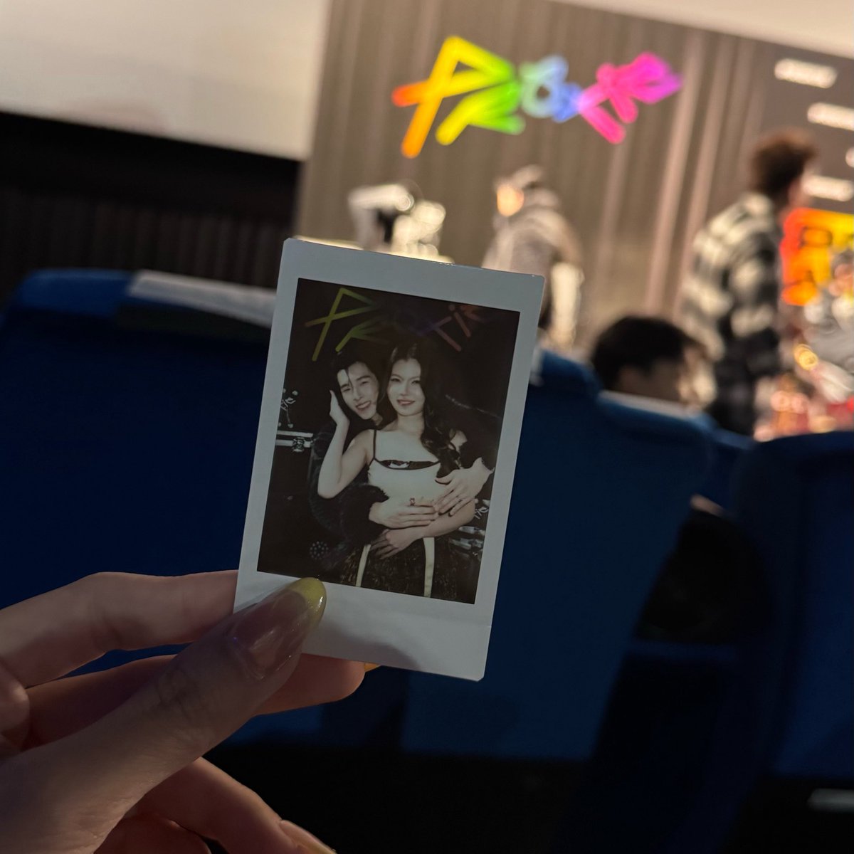 mixmellococowc's tweet photo. ยิ้มเดียวของวันนี้ คือพลล.กับตี๋ 🥺💛TT https://t.co/Z1lZvt3MgR