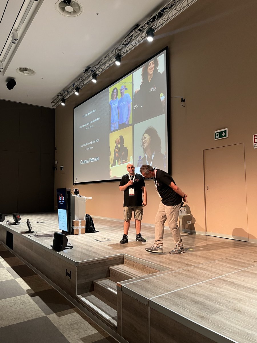 AndreaDraghetti's tweet photo. Inizia così #HackInBo con un doveroso ricordo ad una grande amica di tutta la community!
Ciao Carola! ❤️
#CarolaFrediani https://t.co/Ueo2MBRygW