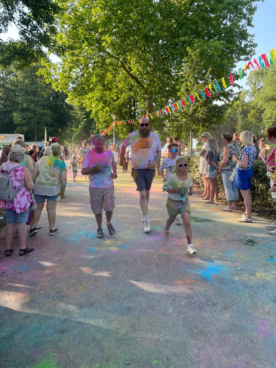 zakchips's tweet photo. #fullcolorfestival
Gister een rondje gelopen in het park met  mn zoon hugo. https://t.co/4ynoqbv7YT