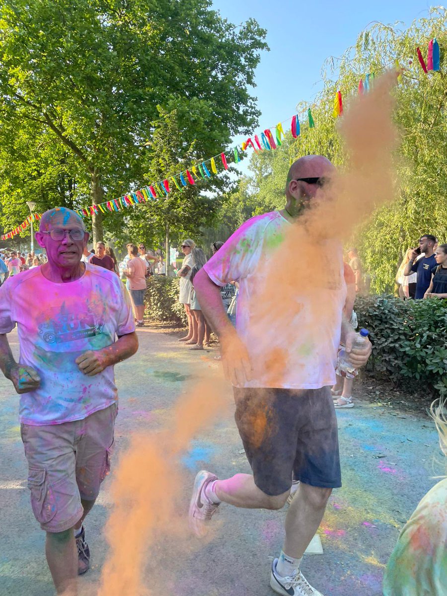 zakchips's tweet photo. #fullcolorfestival
Gister een rondje gelopen in het park met  mn zoon hugo. https://t.co/4ynoqbv7YT