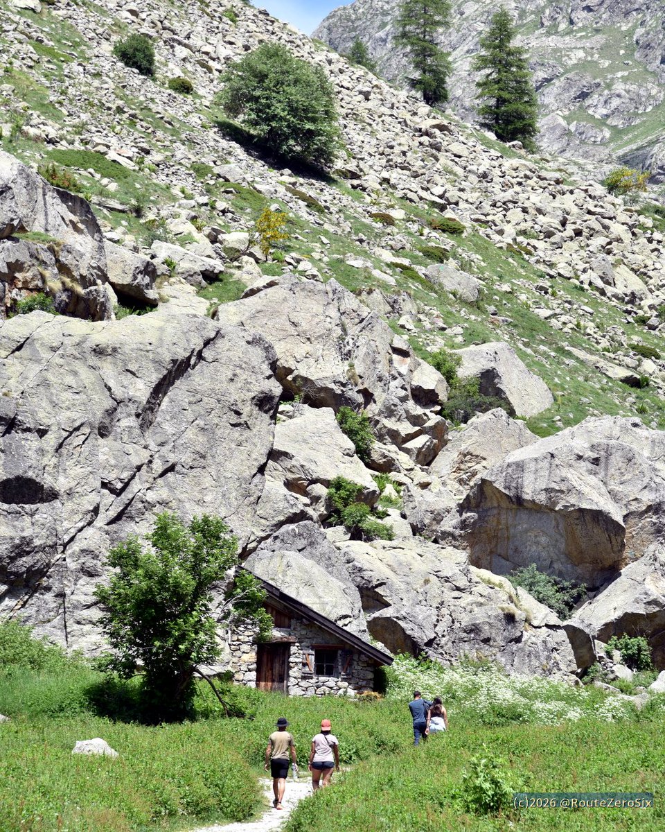 routezerosix's tweet photo. L'abri de berger en pierres sèches dans lequel ont été tournées certaines scènes de la série "Belle et Sébastien" de 1965, existe toujours dans la vallée de la Gordolasque 😍
#Gordolasque #MehdiElGlaoui #BelleetSebastien #Mercantour #AlpesMaritimes #ExploreNiceCotedAzur https://t.co/YtYaBHK6qW