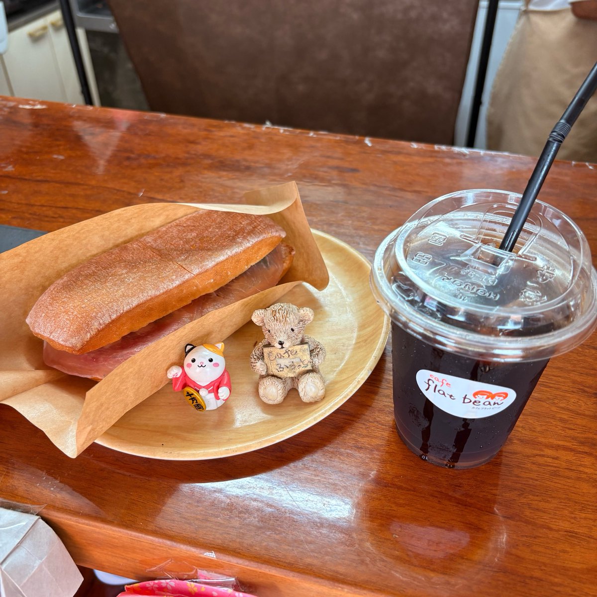 BELL4L3_001342's tweet photo. 今日もふらっと三条のふらっとbean☕️さんへ
淹れたてのマンデリン☕️、パニーニと揚げたてコロッケパンを頂く😋
パニーニはシソがアクセントに，コロッケは企業秘密とのことでしたがコーヒーはもちろんどちらも美味しくいただきました😋
ごちそうさま🙏
#cafe_flatbean https://t.co/lwZ4sVSrgB