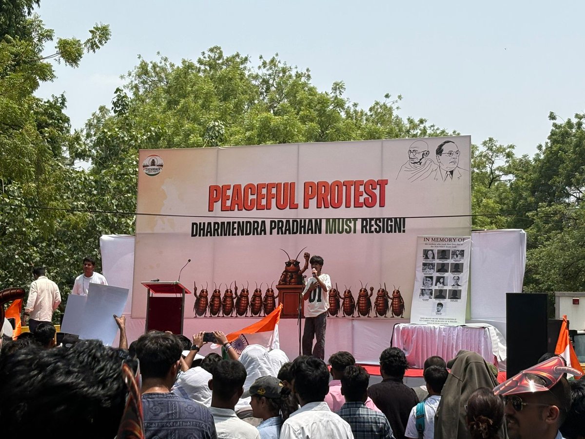 htTweets's tweet photo. #InPhotos | CJP protest in Delhi : Jantar Mantar sees better turnout than last time, protestors wait for Dipke

Track LIVE updates 👇
https://t.co/VAY3shxl3Y https://t.co/Jwp2LVdMnr