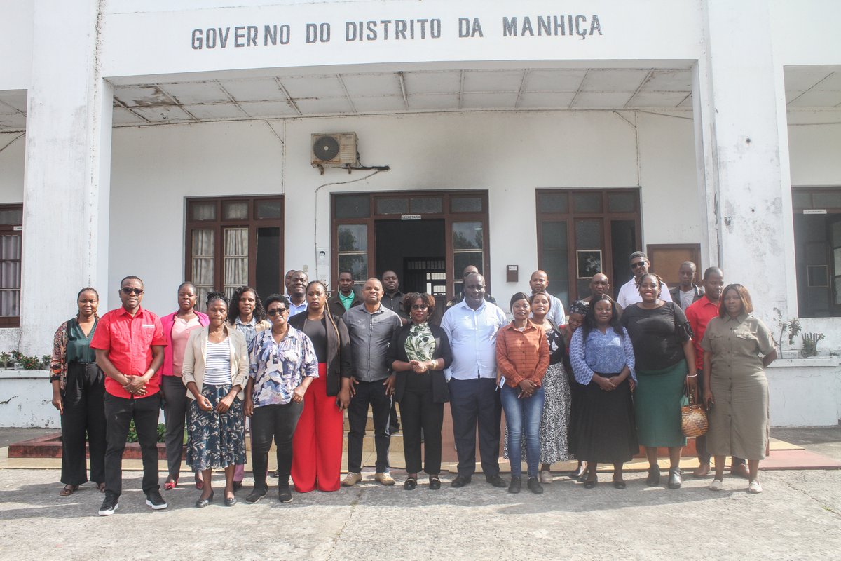 actionaidmoz's tweet photo. Após mais de 15 anos de implementação do Programa de Patrocínio da Criança na zona de 3 de Fevereiro, em Manhiça, a #ActionAid reuniu-se com autoridades locais para partilhar resultados e apresentar o plano de transição do #PLD.

 #ActionAidMozambique #Manhiça #PLD https://t.co/Xco1CM6zuf