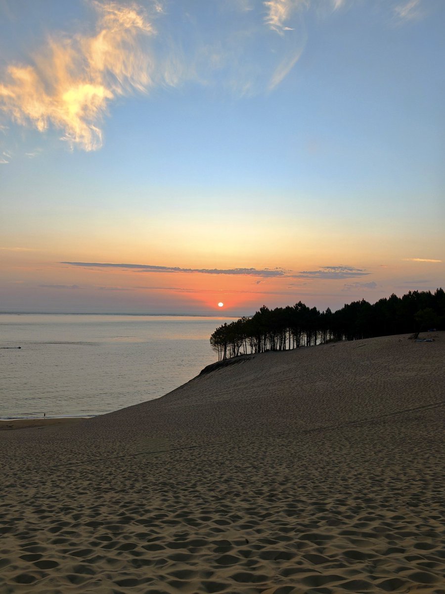 NHoonited's tweet photo. #PassionSoleil #Pilat https://t.co/3I03FIwAb4