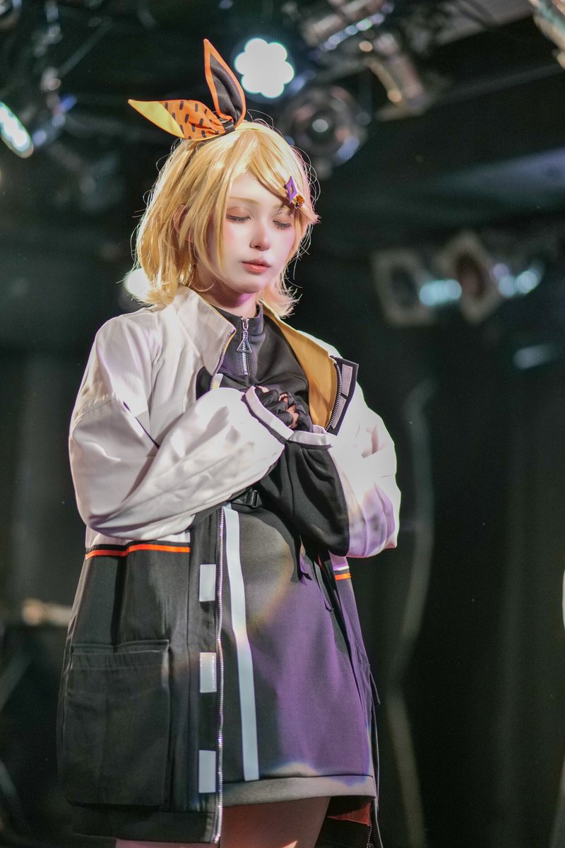 takoyaki_moi8's tweet photo. 【Cosplay/コスプレ】 #prsk_cos 
.
.
これからも、
🌟くん達が笑顔でいれますように…☆彡
.
.
📸⇒(@musiclarin )
 #アニウン  #踊ショ https://t.co/AaNPwzFode