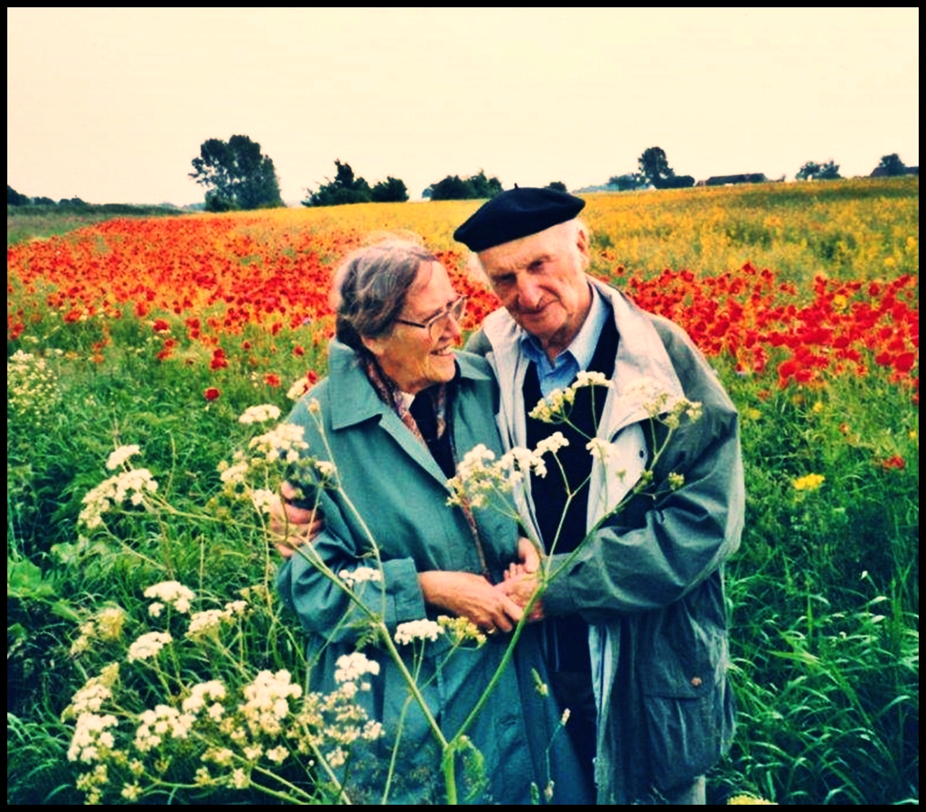 ArtistMeier's tweet photo. Pedro Meier, Gerhard Meier &amp; Dora Meier im Garten seiner Mutter, Güstin bei Bergen, Insel Rügen. Bücher Land der Winde, Toteninsel, Die Ballade vom Schneien, Suhrkamp. Archiv Pedro Meier Niederbipp https://t.co/QIo4oat27G  – https://t.co/wFRAuNW0fv – https://t.co/bYVHyxEcJ9 https://t.co/4jekgpnGAd