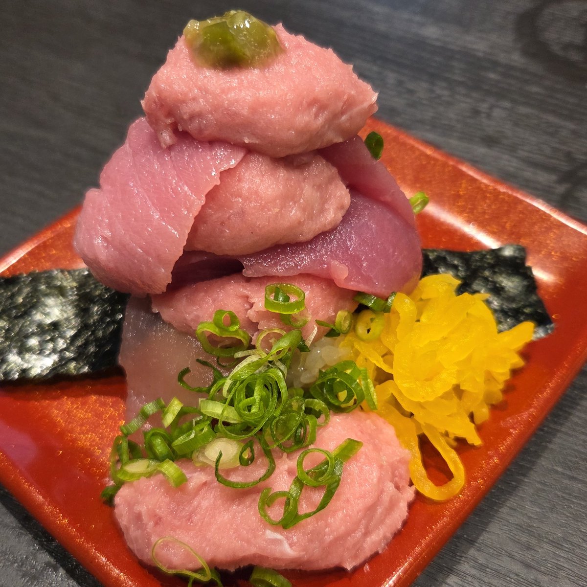 ayaako's tweet photo. 今日も🐟解体ショー🍣マグロ三昧✨
生ビールは半額だが、タクシー乗ったからとんとんかな。 https://t.co/MdwyrrtAWC