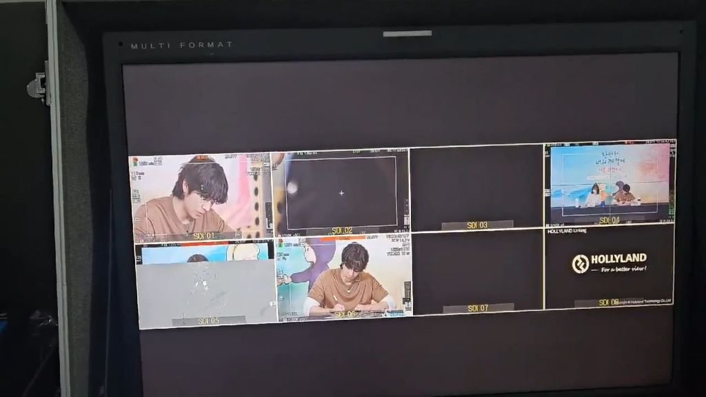 yahooslump's tweet photo. Okay but why they blurred my biblee face 😭😭 https://t.co/tFDK0YlqCQ