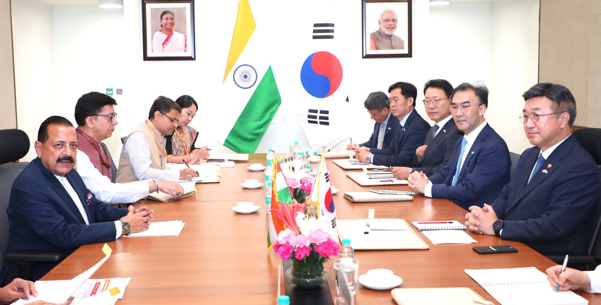 DrJitendraSingh's tweet photo. Republic of #Korea Minister of Interior and Safety, Mr Yun Hojung, currently on India visit, called on to  discuss possible cooperation between the two nation in the fields of digital governance, E-government,  public administration, capacity building, and citizen-centric service delivery.

Accompanied by high-level delegations from respective sides, bilateral talks held lasting over an hour.

India and Korea are both vibrant democracies with shared values, heritage and commitment to the rule of law.  They are not only two major Asian democracies, but also two major Asian economies that share a Special Strategic Partnership which is both historic and forward-looking

Significant to note that an important Joint Strategic Vision Statement was finalised when President Lee Jae Myung of the Republic of Korea visited India in April this year and met PM Sh @narendramodi.

Interestingly, both the countries are bound together by the historical ties of the 48 AD marital connection between Princess Suriratna of Ayodhya and King Suro of the then Gaya’s confederacy  of Korea.

India has, in recent years, made laudable strides in digital governance, public service delivery, and grievance redressal mechanisms. There is much to learn from each other and much to share.