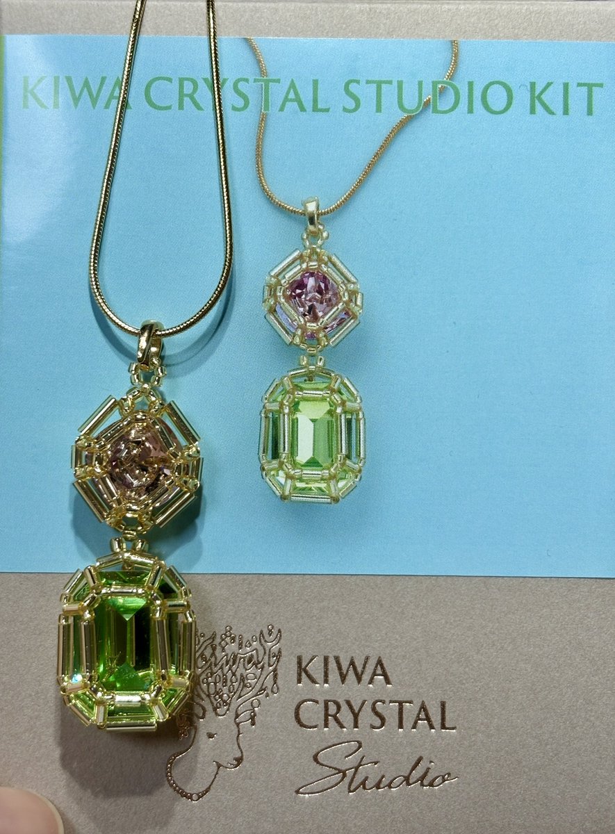 cherrypeco's tweet photo. 宝石編みのキット、とりあえず一つ完成💎✨
めっちゃキラキラで可愛い〜😍

ビーズ編みは学生時代以来だったけど、どうにかなった✌️ https://t.co/ExeOm5NofX