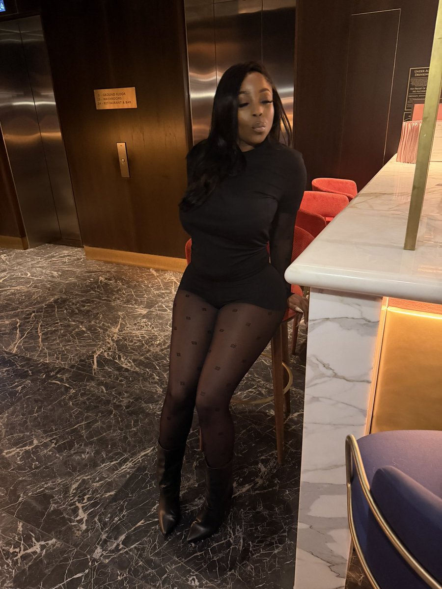 queencgx's tweet photo. 🖤🖤 https://t.co/HQREu7KcYY
