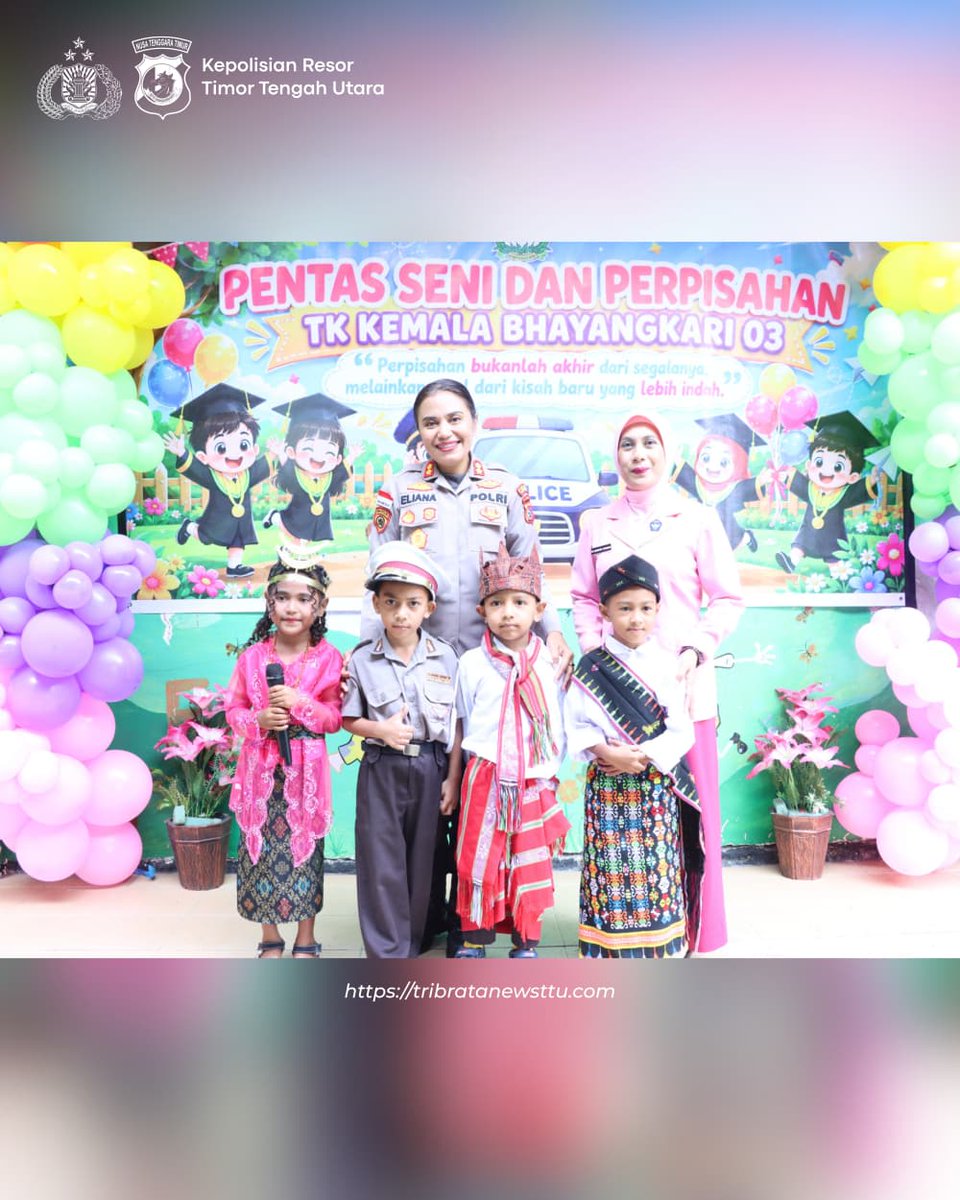 HPolresttu's tweet photo. Hari ini dibuat meleleh sekaligus bangga melihat kelucuan dan keberanian anak-anak TK Kemala Bhayangkari 03 Kefamenanu di acara pelepasan dan pentas seni mereka!   #PelepasanTK #AnakHebat #PentasSeniAnak #PolisiCilik #TTU #Natar #GenerasiEmas #Kefamenanu https://t.co/xKq1zo3y6c