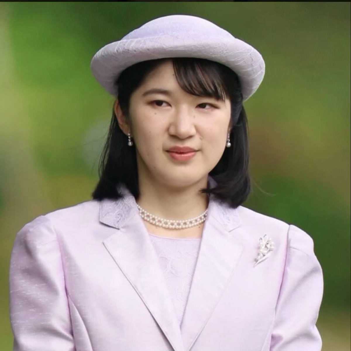 diangelo01's tweet photo. ひろゆき氏は、以下のように話しました。

「敬宮愛子様を天皇にしないとしたら、それは100億円の宝くじに当たった人が、それを換金しないでゴミ箱に捨てるようなものだ」

高市早苗はゴミ箱を用意しました。 https://t.co/B59bxvPRTI