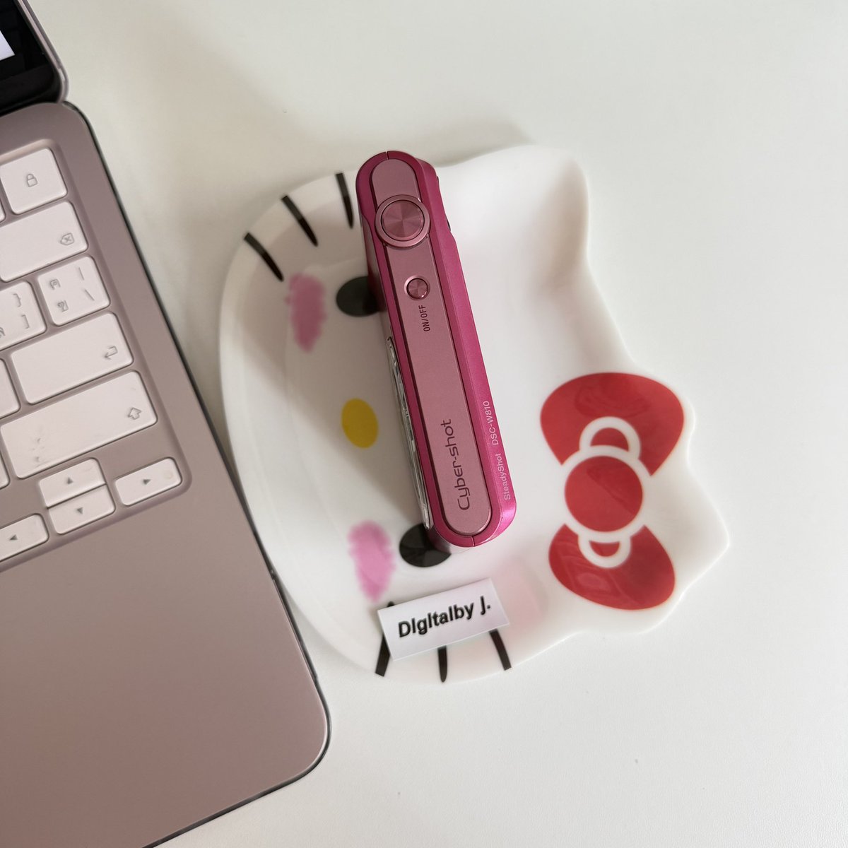 naaaanct's tweet photo. Sony DSC-W810 Pink 🎀

Price : 2,990 บาท

🌷 สภาพใช้งานปกติ ทำงานเต็มระบบ 100%

📍 ตำหนิ : มีร่องรอยการใช้งานทั่วไป (พิจารณาตามภาพ)
📦 อุปกรณ์ : แบต , เมม 

💌 สอบถาม/สั่งซื้อ DM

#กล้องดิจิตอลมือสอง #กล้องดิจิตอลเก่า #กล้องดิจิตอล https://t.co/wLhB8hf5IZ