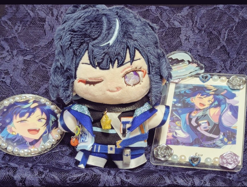 stella_sfp_0418's tweet photo. フィチャーぬい服オーダーさせて頂きました🩵🧭🩵 
ジャケットだけでなく、耳のイヤリングやチョーカーなどなど、作りが一つ一つ丁寧で本物すぎて可愛すぎました、、！！♡(*´ ˘ `*)♡ https://t.co/leFcysSov8