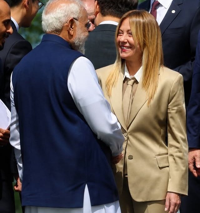 naguverse's tweet photo. Modi Ji.....
Never missed any chance to meet her. ♥️

Waah ! Waah ! #Modi ji https://t.co/cjOC5XFHsS