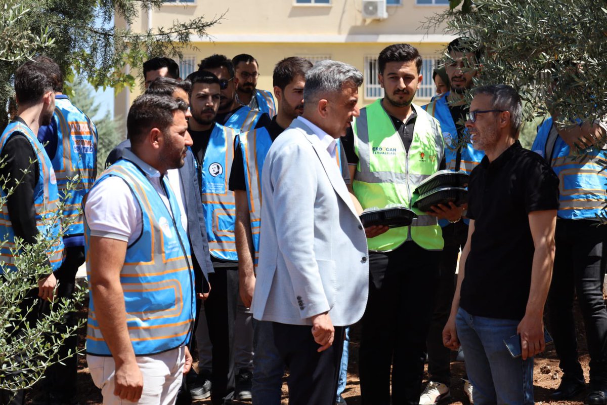furkankucukk_'s tweet photo. Geleceğimizin teminatı olan Gençlerimizin YKS heyecanına Ak Parti Şanlıurfa Ailesi olarak ortak olduk. 💪 https://t.co/jgsgzNUgfI