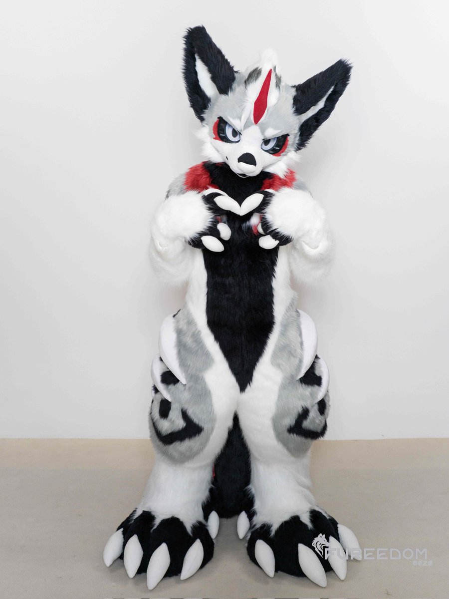 FureedomFur's tweet photo. Fursuit Showcase
Full_Suit Version https://t.co/LJBiMpfw4Z