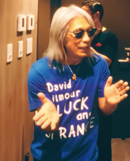 strange_key's tweet photo. TAKのTシャツにSTRANGEって書いてある！
あっ！・・・。 https://t.co/I0LEzRDi5Q
